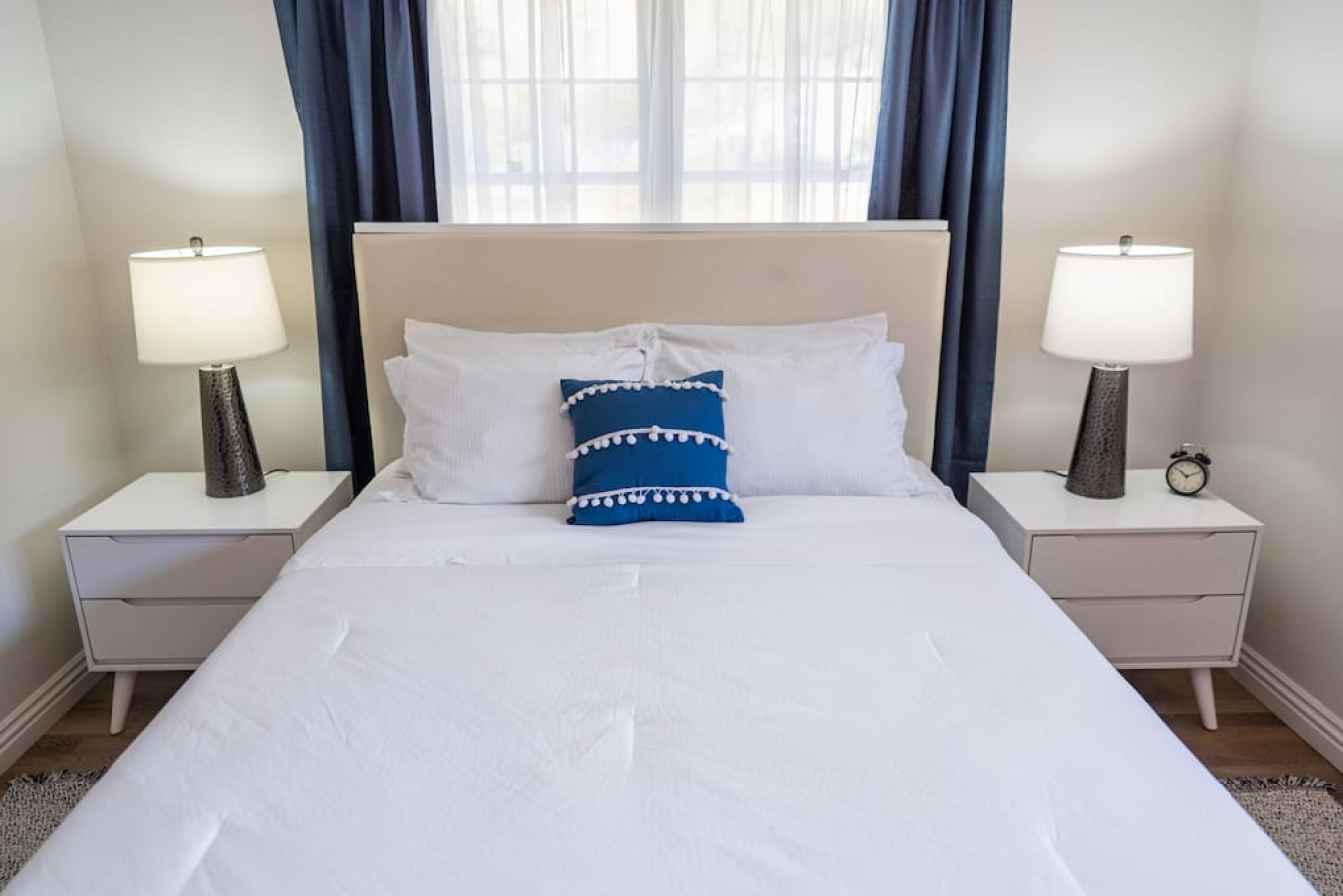 POOL!: 4BR BURBANK HOUSE w/ *SWIMMING POOL* and LARGE FENCED PATIO/YARD (p12) - Burbank