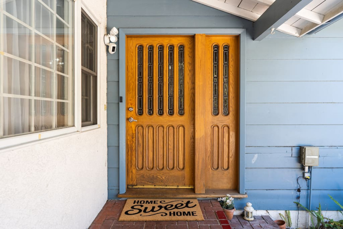 POOL!: 4BR BURBANK HOUSE w/ *SWIMMING POOL* and LARGE FENCED PATIO/YARD (p12) - Burbank