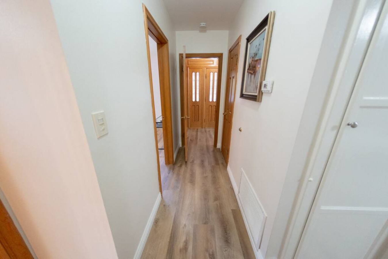 Virtual Tour: https://my.matterport.com/show/?m=69HM9Eq79Nr

Let's go to the other bedroom