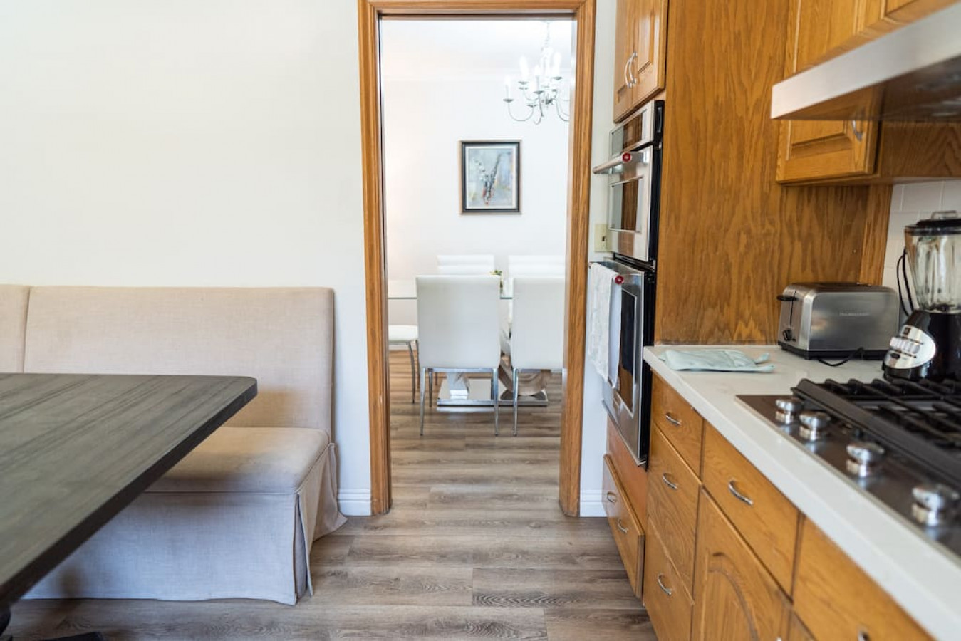 POOL!: 4BR BURBANK HOUSE w/ *SWIMMING POOL* and LARGE FENCED PATIO/YARD (p12) - Burbank