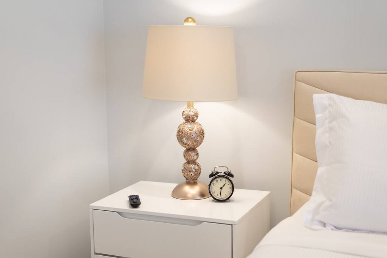 updated-1br-*house*-in-glendale-with-private-fenced-yard-(p55)/