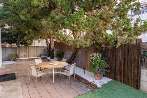 2BR APARTMENT with LARGE PRIVATE FENCED PATIO and PARKING (p59)