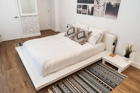 2BR APARTMENT with LARGE PRIVATE FENCED PATIO and PARKING (p59)