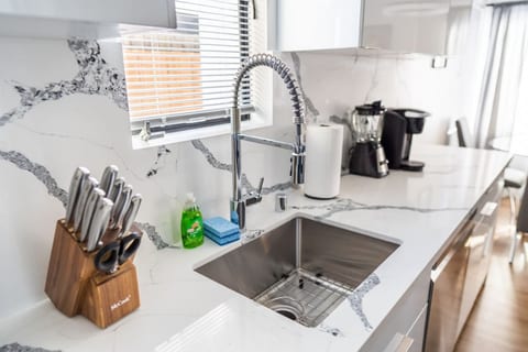 KITCHEN -- View 3D Virtual Tour of the Property Here: https://tinyurl.com/yuue4ajv