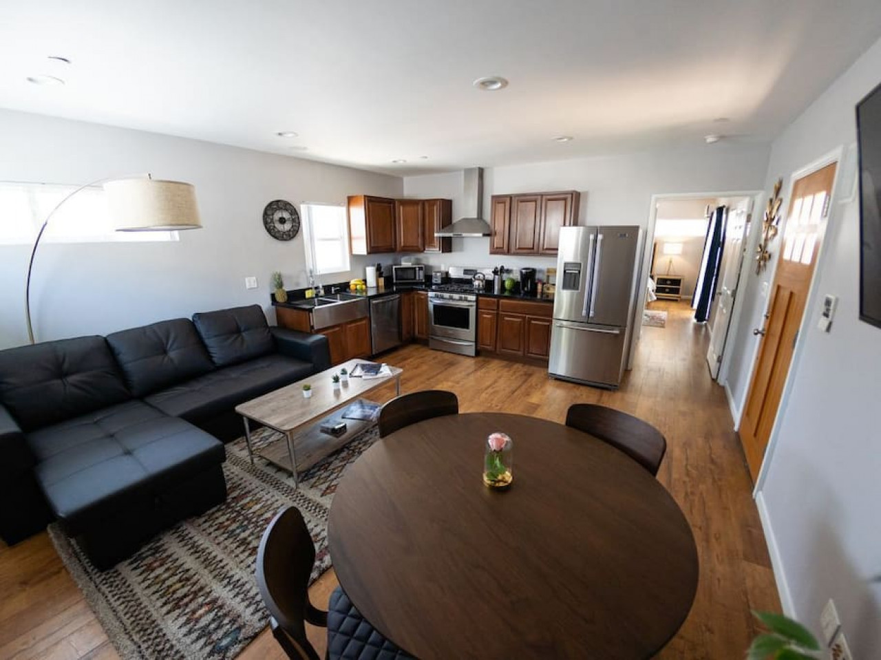 Attractive 1BR Home in Great NOHO District (p16)