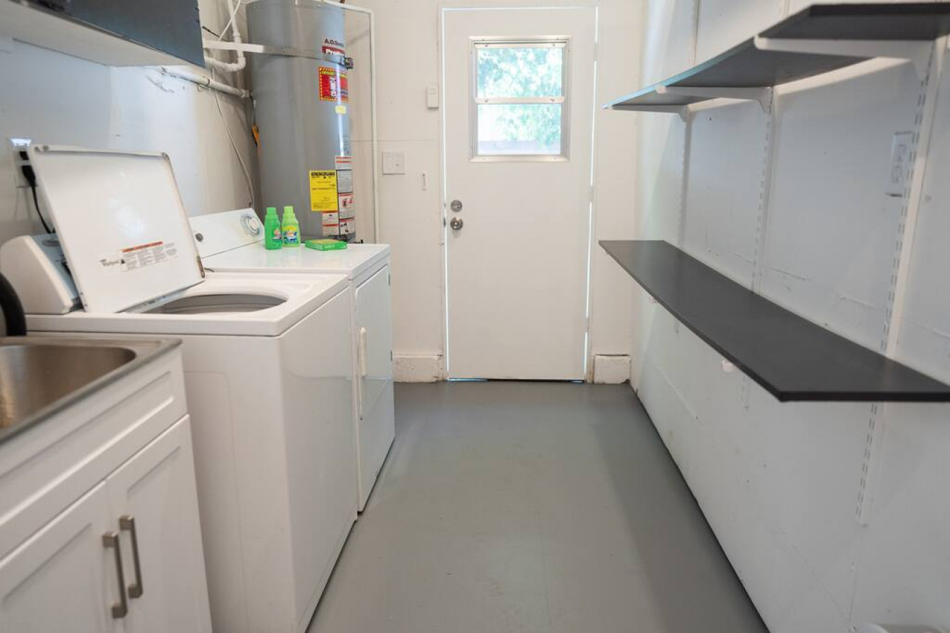 disneyland!-renovated-3br-fullerton-house-w-garage-and-fenced-yard-p56/