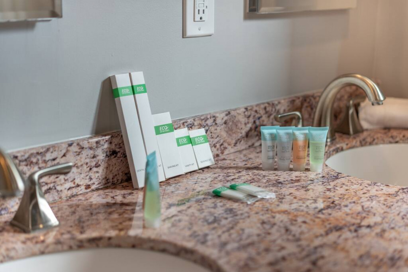 3D Virtual Tour: https://my.matterport.com/show/?m=CTaHLfjvHf4