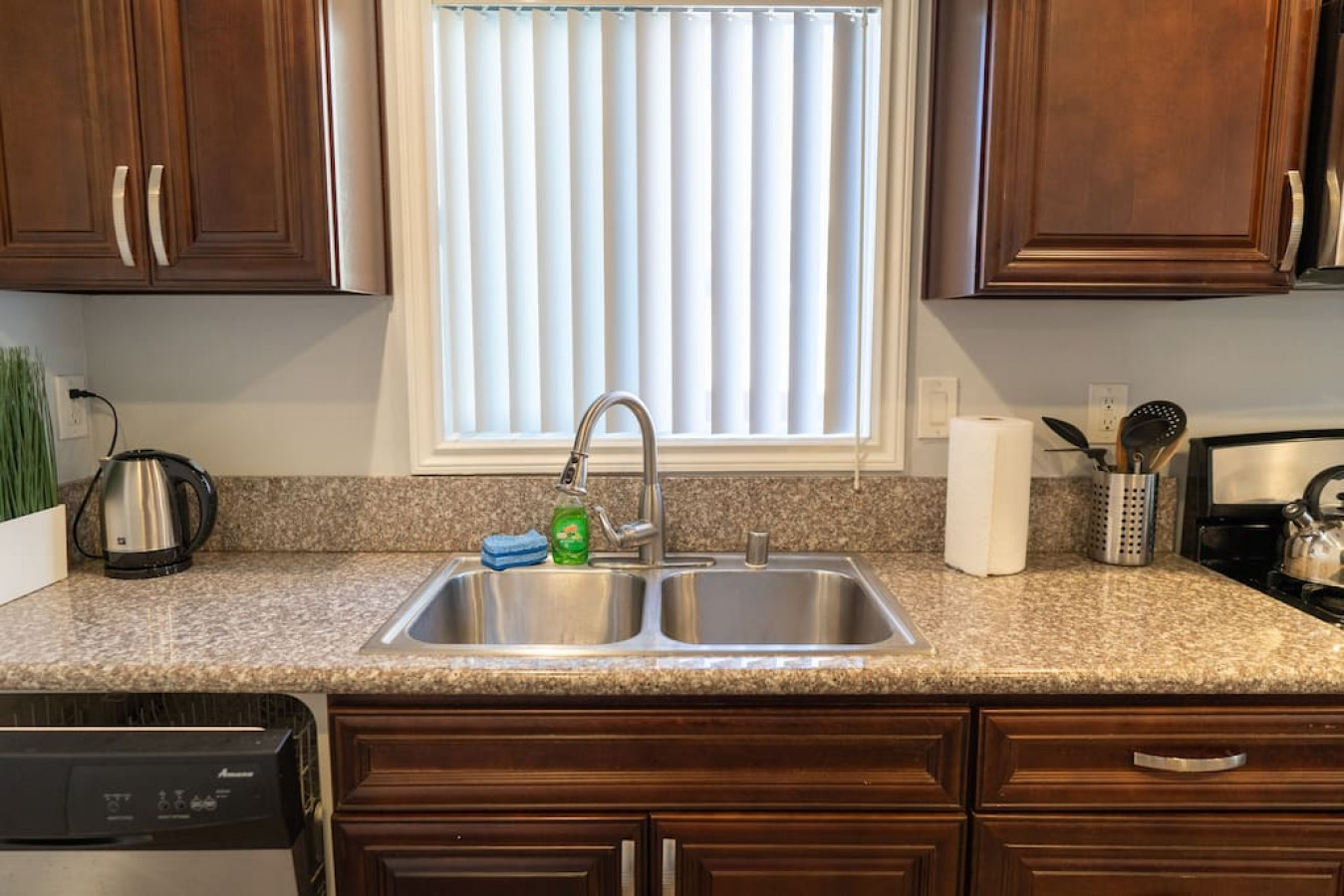 3D Virtual Tour: https://my.matterport.com/show/?m=CTaHLfjvHf4