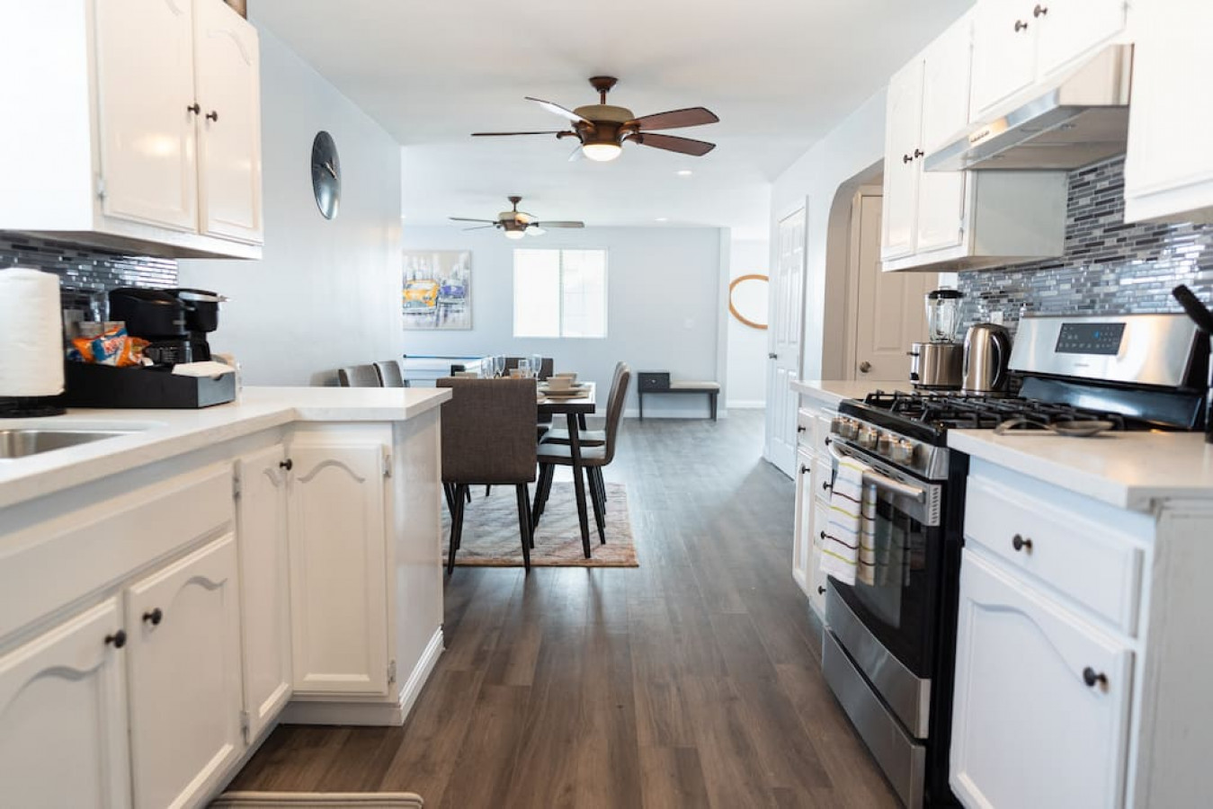 large-4-bedroom-house-with-air-hockey-table-close-to-disneyland-in-orange-county-(p41)/