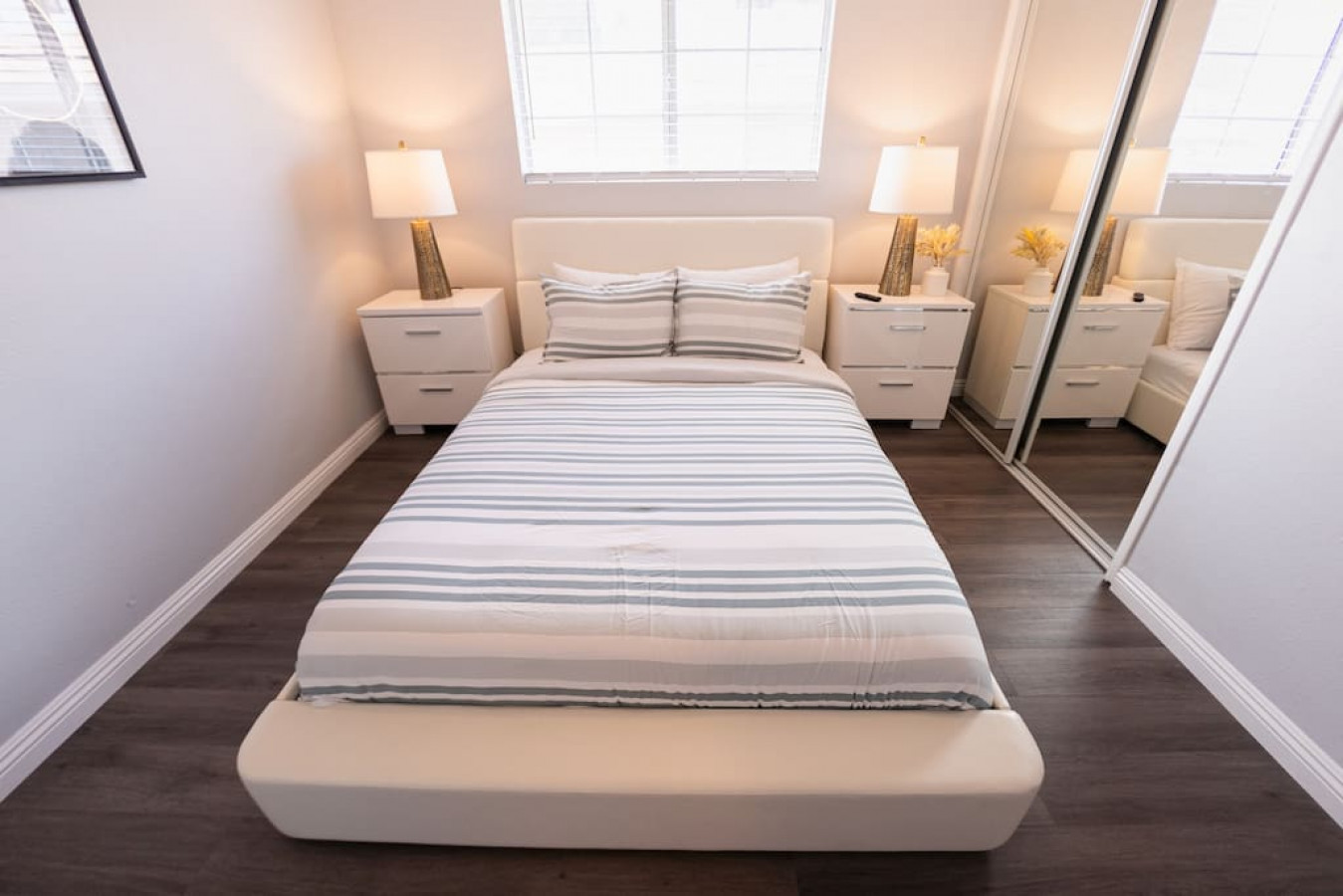 large-4-bedroom-house-with-air-hockey-table-close-to-disneyland-in-orange-county-(p41)/