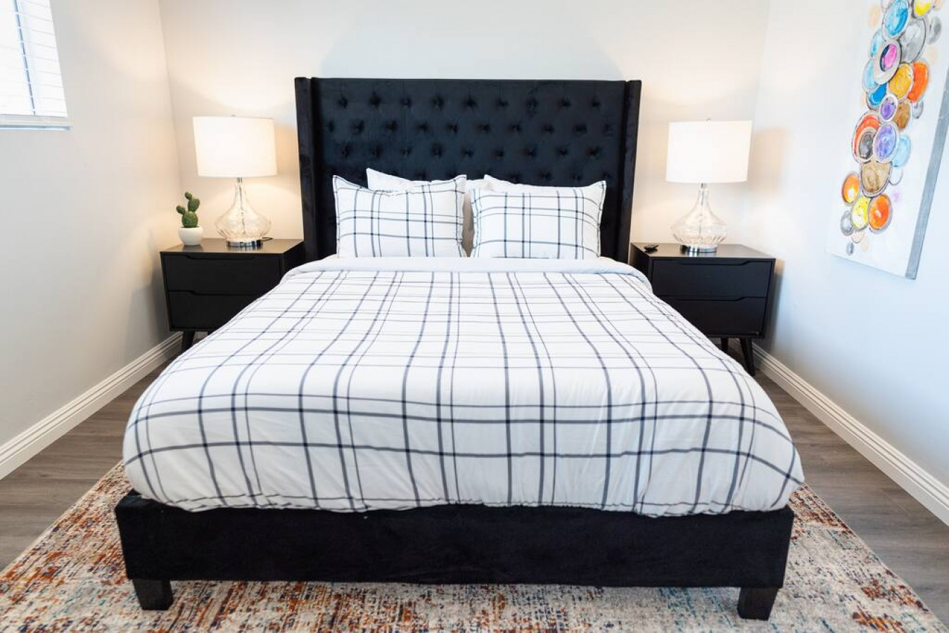 large-4-bedroom-house-with-air-hockey-table-close-to-disneyland-in-orange-county-(p41)/