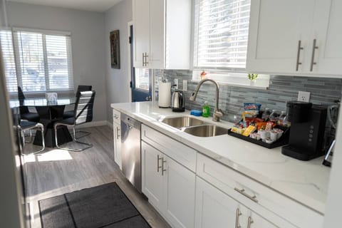DISNEYLAND! 5BR FULLERTON HOUSE FULLY REMODELED 2023 w/ GARAGE & FENCED YARD p61