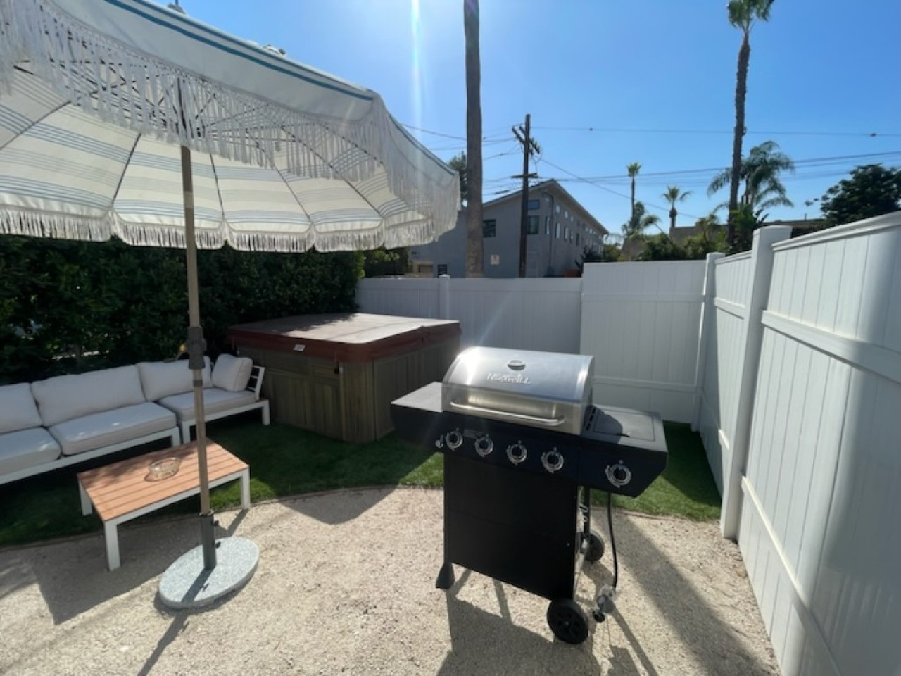 fully-renovated-2br-home-with-hot-tub-and-private-fenced-yardpatio-near-noho-arts-district-(p42)/