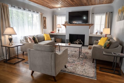 LIVING ROOM -- View 3D Virtual Tour of the Property Here: https://tinyurl.com/22ch7jp6