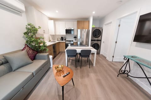 NEW 1-BEDROOM HOME BUILT IN 2022 LOCATED IN THE AWESOME NOHO ARTS DISTRICT AREA (p54)