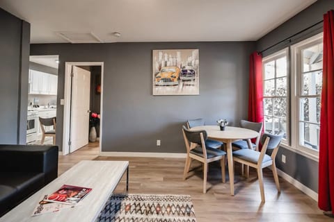 FANTASTIC RENOVATED 1BR HOME with PRIVATE FENCED PATIO in NOHO ARTS DISTRICT p21