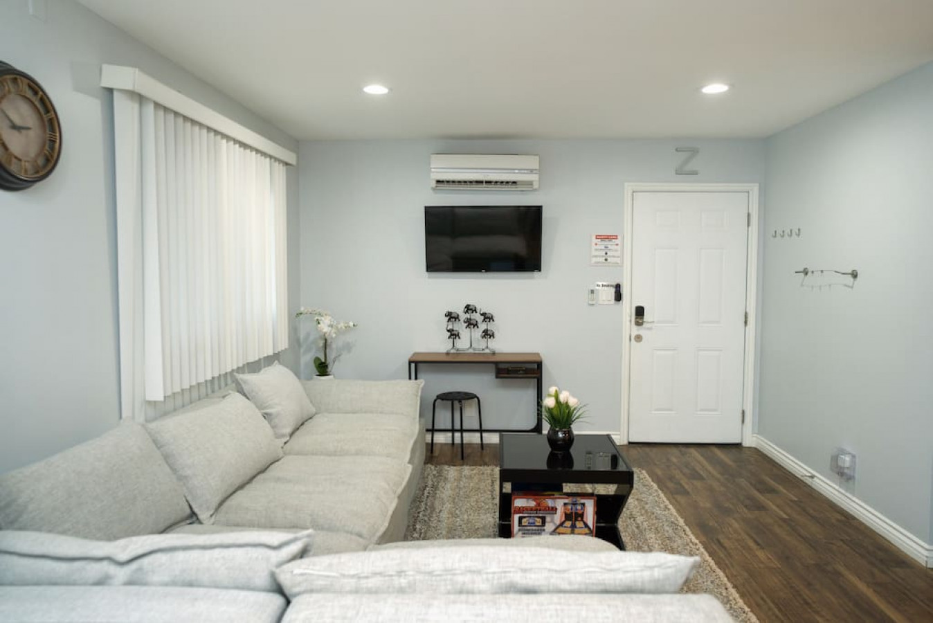 3D Virtual Tour: https://my.matterport.com/show/?m=dJS4KbfjYqm