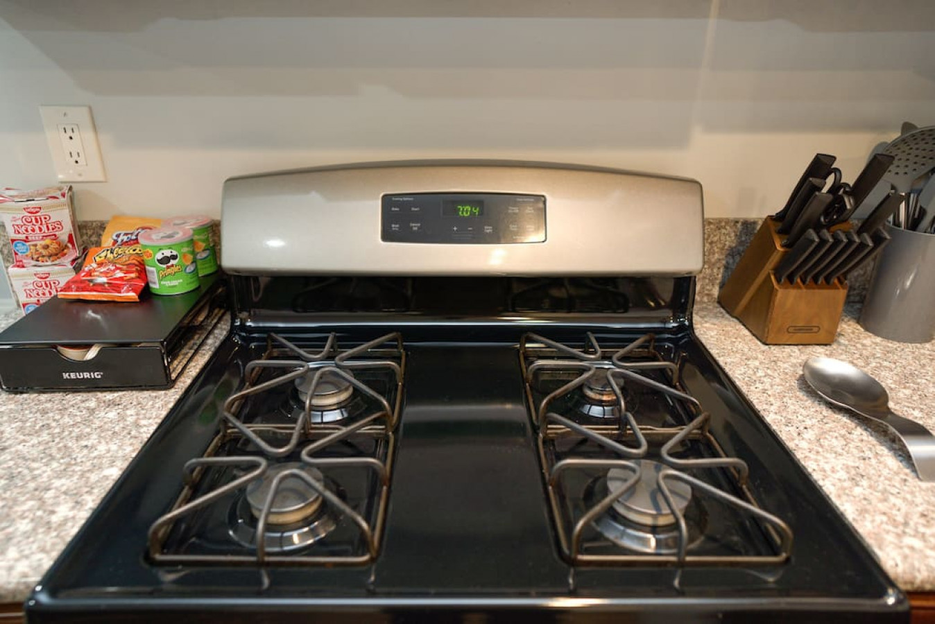 3D Virtual Tour: https://my.matterport.com/show/?m=dJS4KbfjYqm