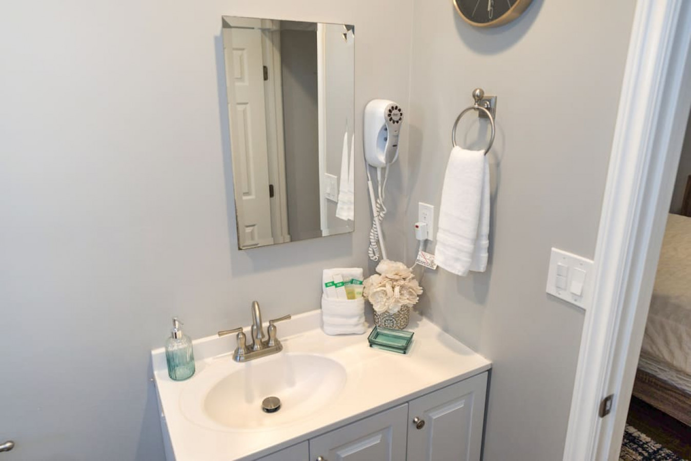 3D Virtual Tour: https://my.matterport.com/show/?m=dJS4KbfjYqm