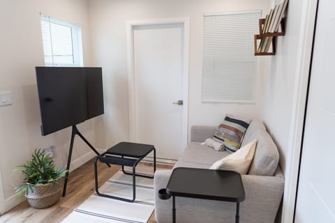 MODERN 1BR APT with PRIVATE FENCED PATIO in NoHo (p62)