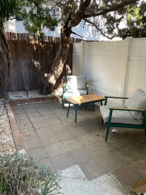 MODERN 1BR APT with PRIVATE FENCED PATIO in NoHo (p62)