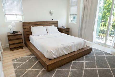 MODERN 4BR TOWNHOME BUILT IN 2023 WITH 2-CAR GARAGE, EV CHARGER & 2 BALCONIES (p63)
