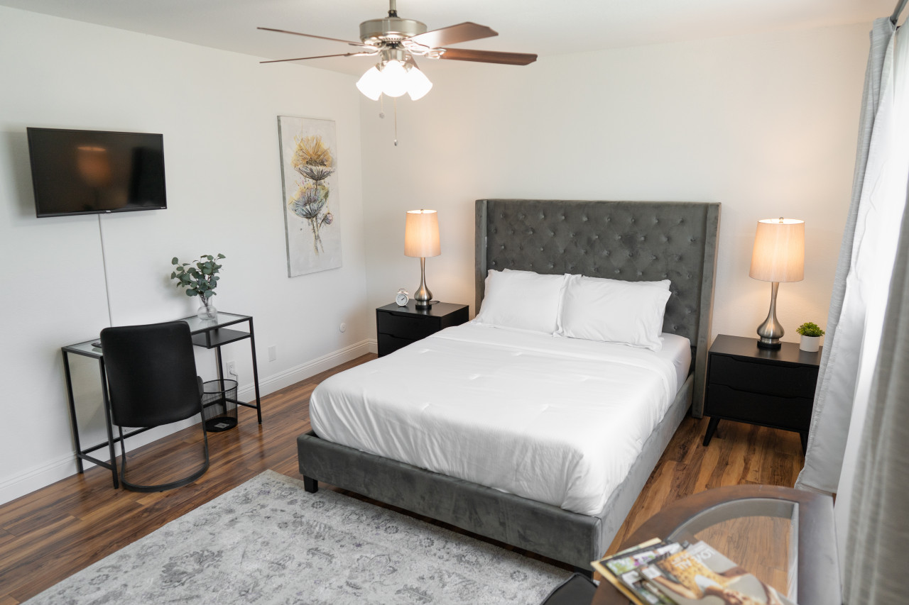 SPACIOUS 4-BEDROOM HOME WITH LARGE YARD AND GARAGE NEAR KNOTT'S BERRY FARM (p67) - Cypress