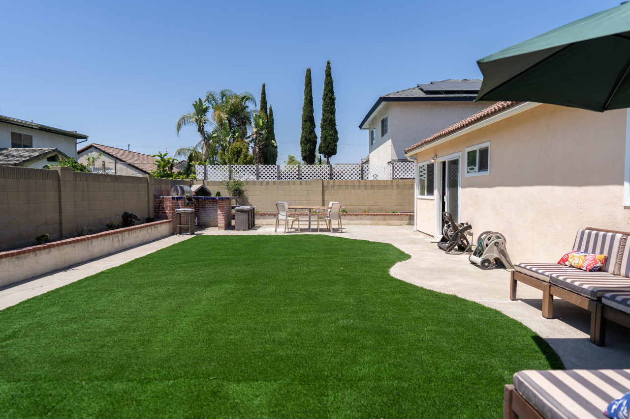 SPACIOUS 4-BEDROOM HOME WITH LARGE YARD AND GARAGE NEAR KNOTT'S BERRY FARM (p67) - Cypress