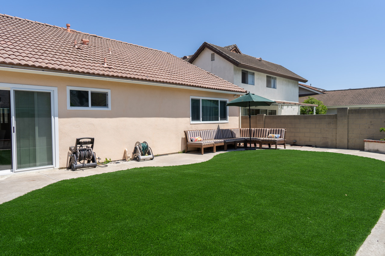 SPACIOUS 4-BEDROOM HOME WITH LARGE YARD AND GARAGE NEAR KNOTT'S BERRY FARM (p67) - Cypress