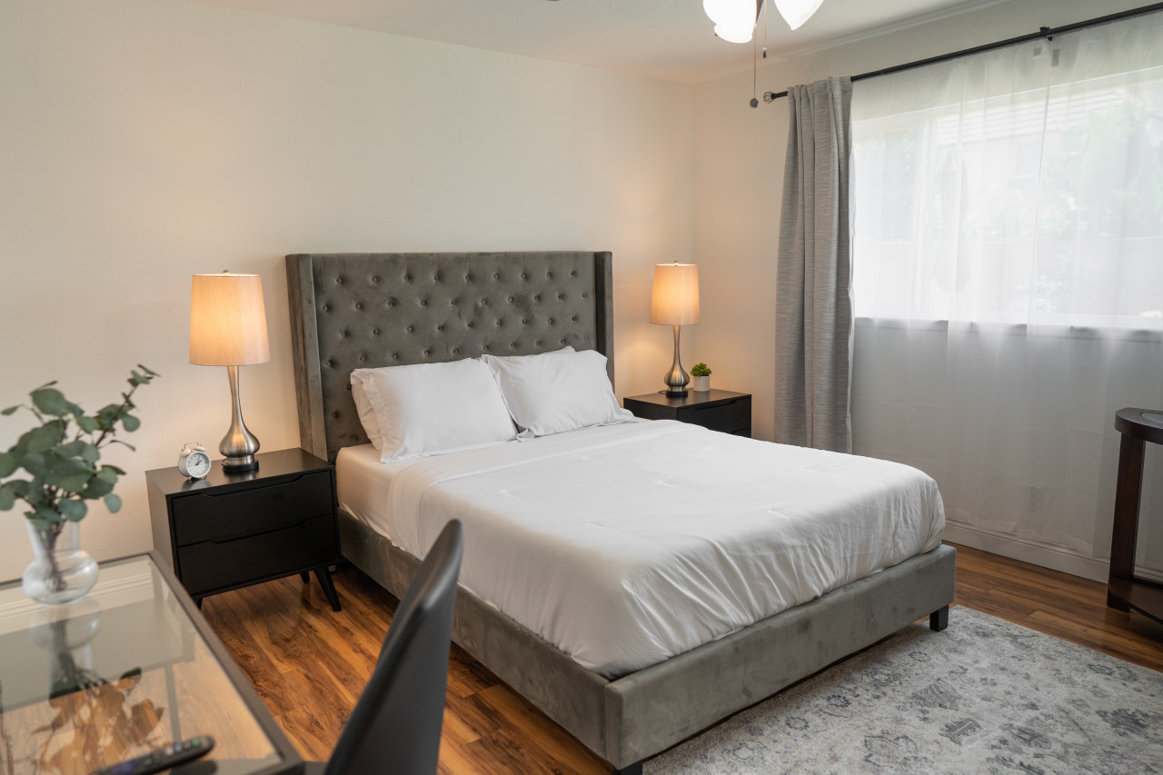 SPACIOUS 4-BEDROOM HOME WITH LARGE YARD AND GARAGE NEAR KNOTT'S BERRY FARM (p67) - Cypress