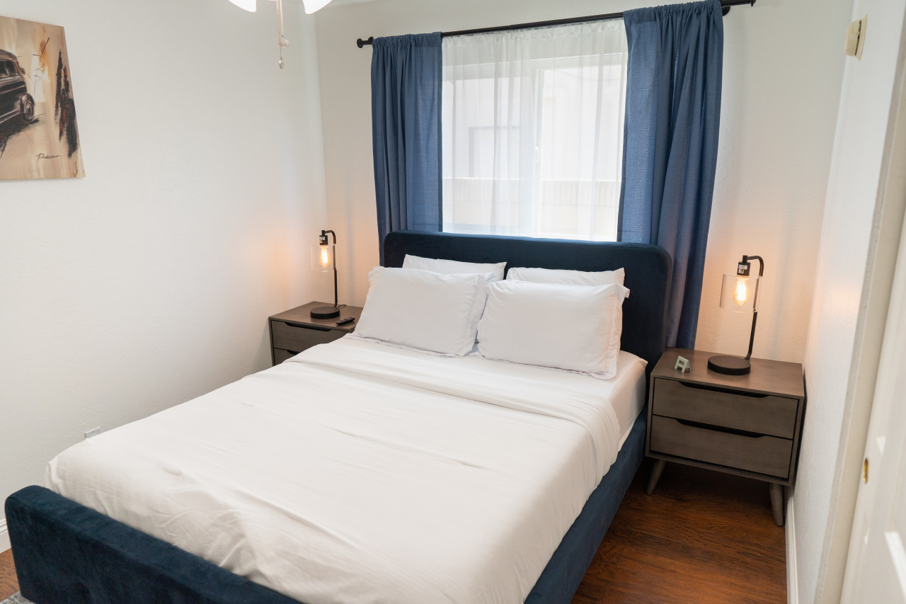 SPACIOUS 4-BEDROOM HOME WITH LARGE YARD AND GARAGE NEAR KNOTT'S BERRY FARM (p67) - Cypress