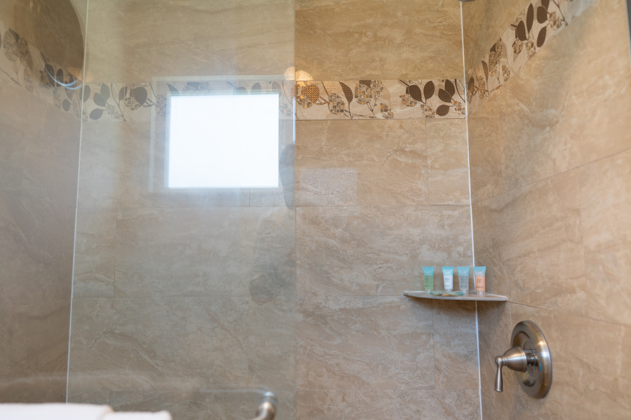 SPACIOUS 4-BEDROOM HOME WITH LARGE YARD AND GARAGE NEAR KNOTT'S BERRY FARM (p67) - Cypress