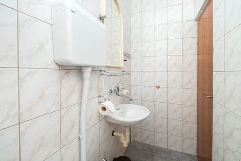 Apartments Ljubica - Unit 370998-13