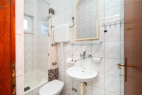 Apartments Ljubica - Unit 370998-13