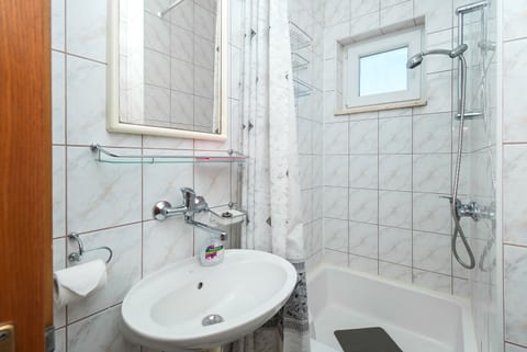 Apartments Ljubica - Unit 370999-13
