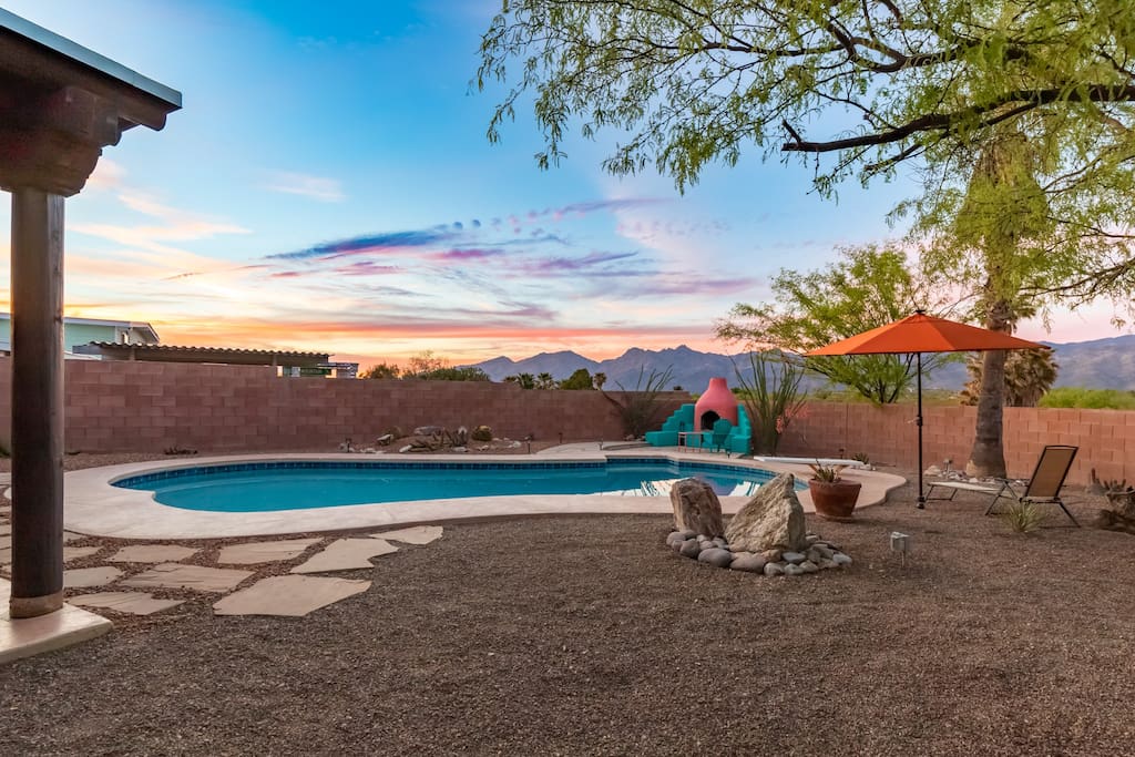 Enjoy Arizona's spectacular sunsets and beautiful Catalina Mountain Views!