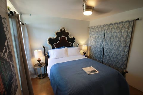 The Claremont 4|Mid-Century Chic & Restaurant Row