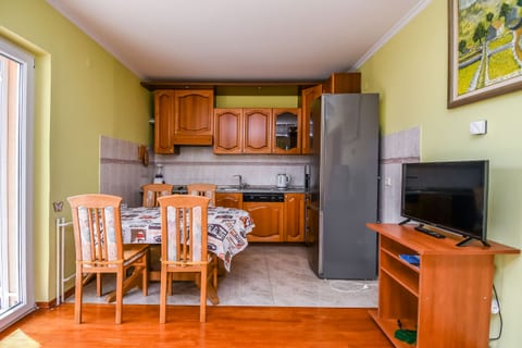 Apartment Sweet - Unit 371072-13