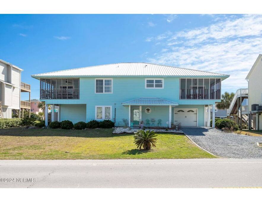 Ocean Views! Updated! Short walk to the beach!