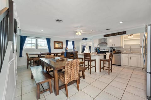 Open and spacious layout. Plenty of seating for meals.