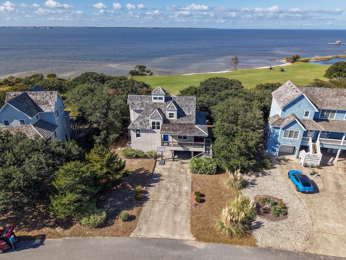 Waterfront Property overlooking the 5th hole of the Nags Head Links Course and the Roanoke Sound