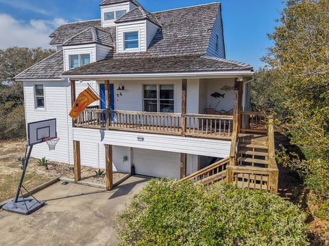 Luxe 4br waterfront+beach+pool+golf+fishing+more! image 1