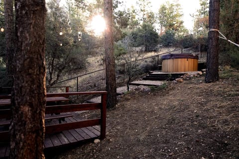 Hot Tub • Fenced Yard • Stargaze • WrapAround Deck
