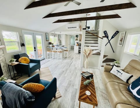Full Open Concept Living room and Kitchen! Plenty of spaces to sit, relax and enjoy your stay!