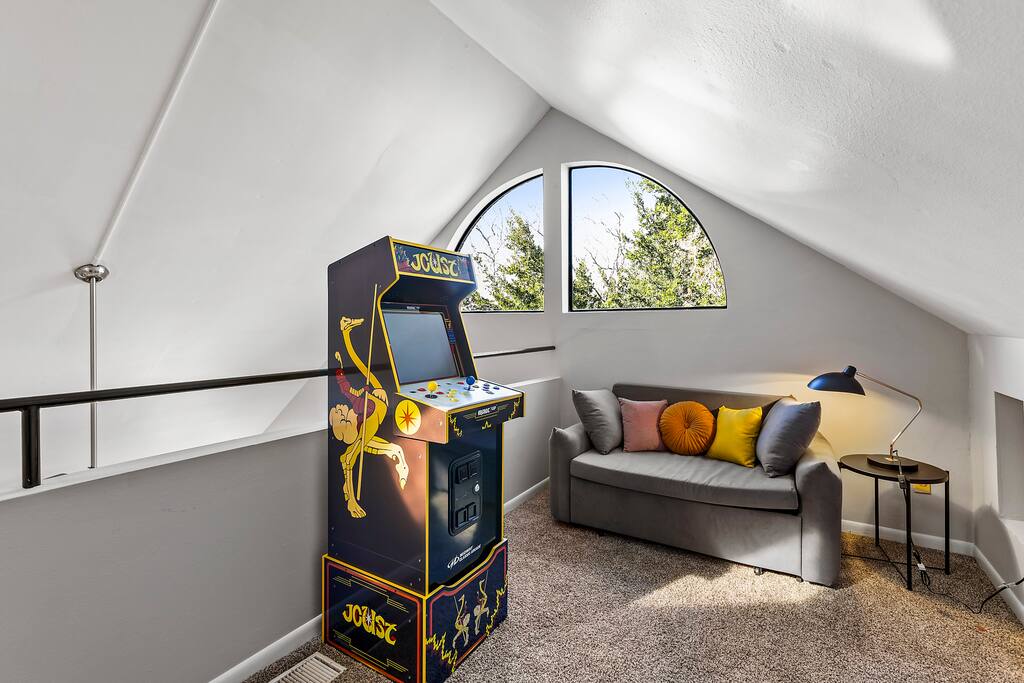 Relax on the loft. Chair converts to bed
Look through the window at birds.
Play games
