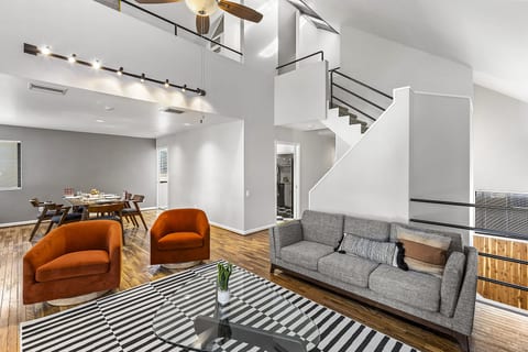 Beautiful home by Medical ctr, Rice, Museums