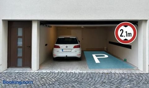TrulySpace - Direkt am Rathausplatz, Dachterrasse mit Blick auf Perlachturm, Garage, Fahrstuhl
