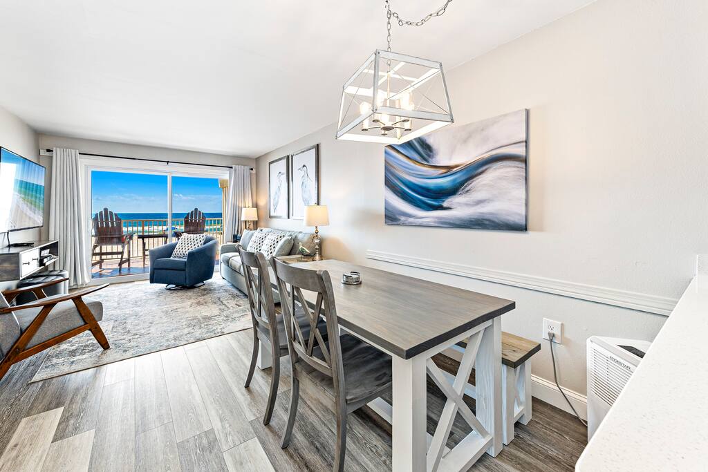 hhb7-beach-front-22-:-pool-kitchen-2-parking/