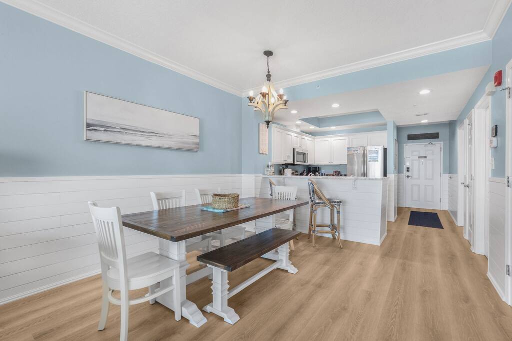 crystal-shores-503-direct-beach-front-2-king-beds-2-full-baths.-balcony-pool-hot-tub-sauna!/