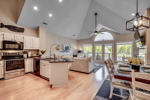 Tidewater Golf, Beach, Lake View